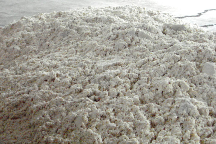 東鼎豆渣烘干機(jī)生產(chǎn)線的工藝參數(shù)和各設(shè)備技術(shù)參數(shù)及結(jié)構(gòu)的選取和設(shè)計(jì)是在經(jīng)過(guò)對(duì)豆渣物料的認(rèn)真分析研究才得出。