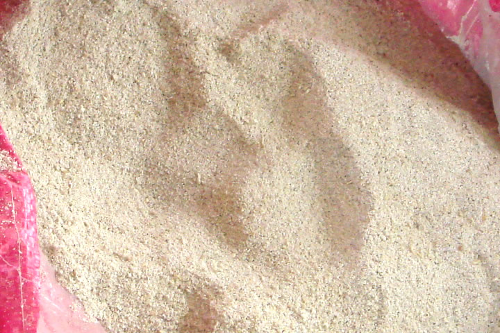 東鼎豆渣烘干機(jī)生產(chǎn)線的工藝參數(shù)和各設(shè)備技術(shù)參數(shù)及結(jié)構(gòu)的選取和設(shè)計(jì)是在經(jīng)過(guò)對(duì)豆渣物料的認(rèn)真分析研究才得出。