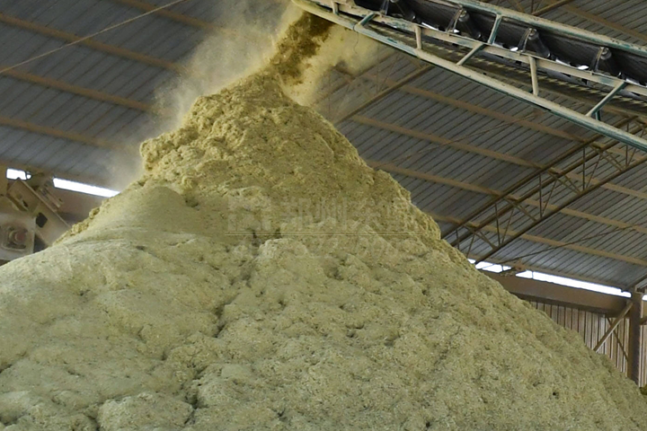 生物質(zhì)烘干機廠家鄭州東鼎干燥開發(fā)了大型檸條烘干機成套設(shè)備，實現(xiàn)了檸條資源規(guī)?；弥?。